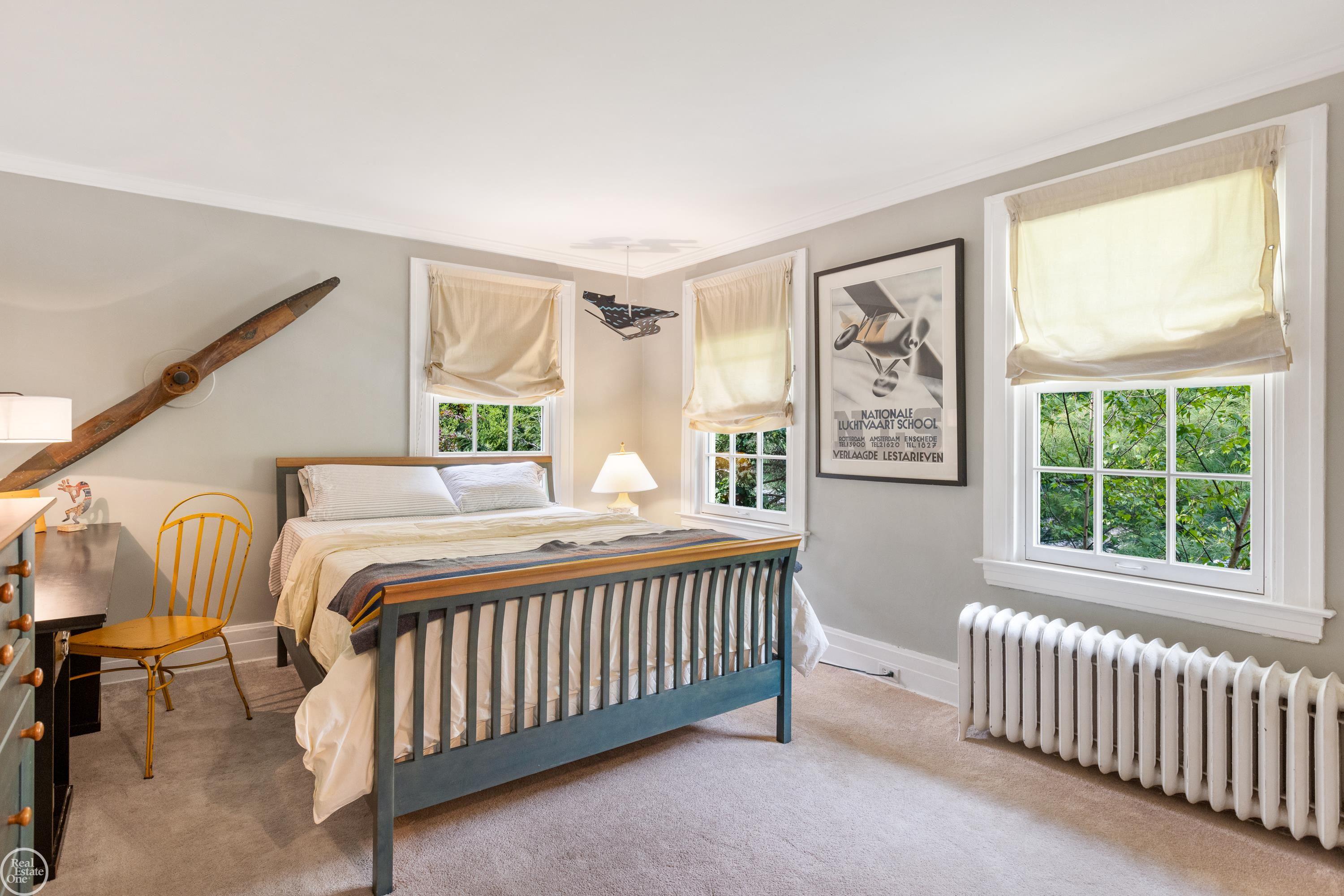 492 Rivard Boulevard Grosse Pointe, MI 48230 - Photo 33 of 81 50110851-32.JPG