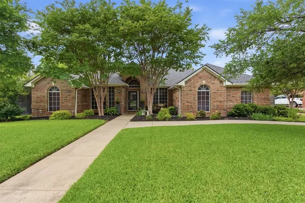 $389,970 | 901 Dylan Court, Burleson, TX 76028
