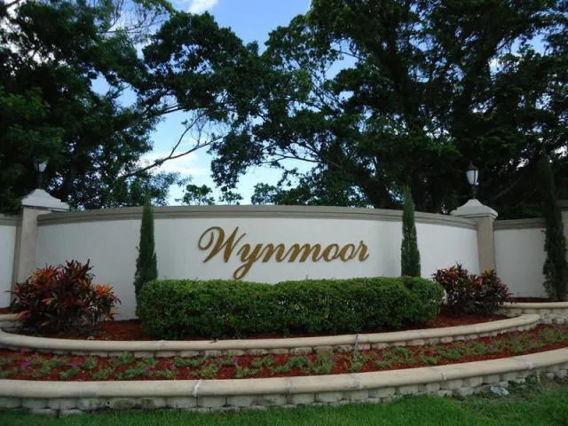 a street sign on the side of a building