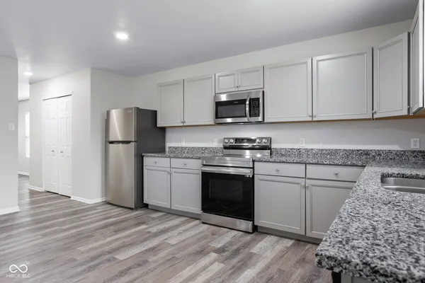 $305,000 | 476 Bourneside Drive, Greenfield, IN 46140