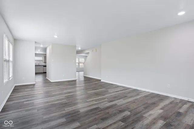 $285,000 | 476 Bourneside Drive, Greenfield, IN 46140