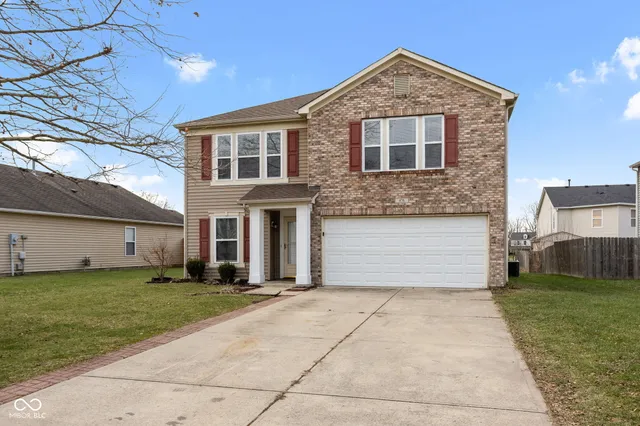 $285,000 | 476 Bourneside Drive, Greenfield, IN 46140