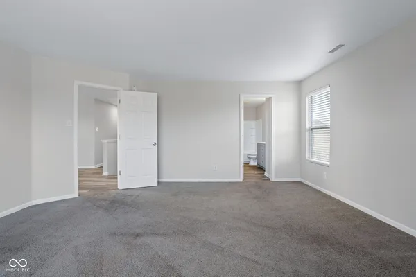 $305,000 | 476 Bourneside Drive, Greenfield, IN 46140