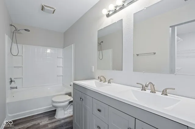 $285,000 | 476 Bourneside Drive, Greenfield, IN 46140