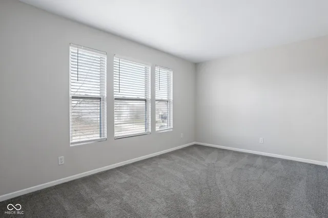 $285,000 | 476 Bourneside Drive, Greenfield, IN 46140