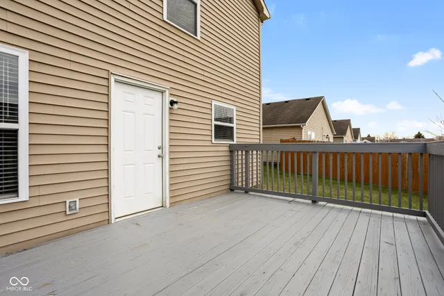 $285,000 | 476 Bourneside Drive, Greenfield, IN 46140