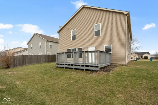 $305,000 | 476 Bourneside Drive, Greenfield, IN 46140