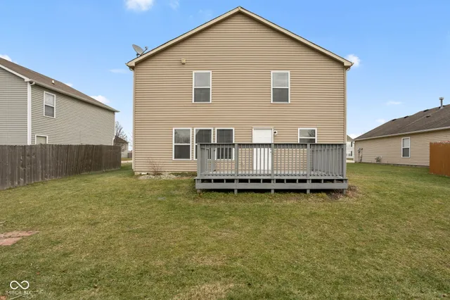 $285,000 | 476 Bourneside Drive, Greenfield, IN 46140