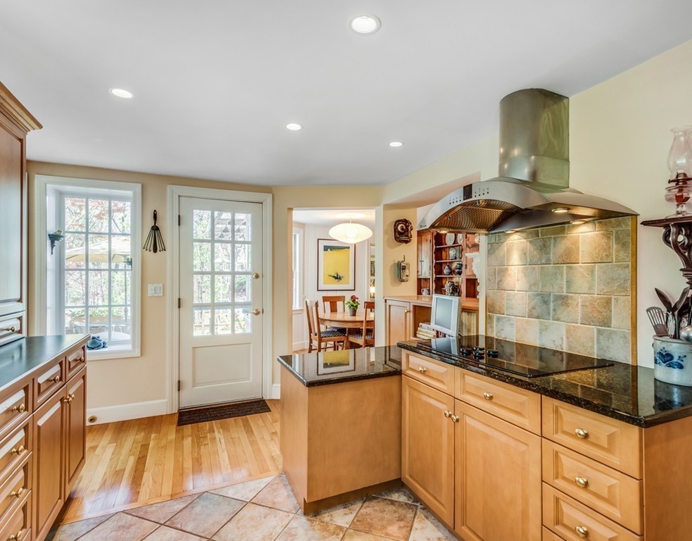 8 Cedar Road Lincoln, MA 01773 - Photo 4 of 30 Gallery Image 4