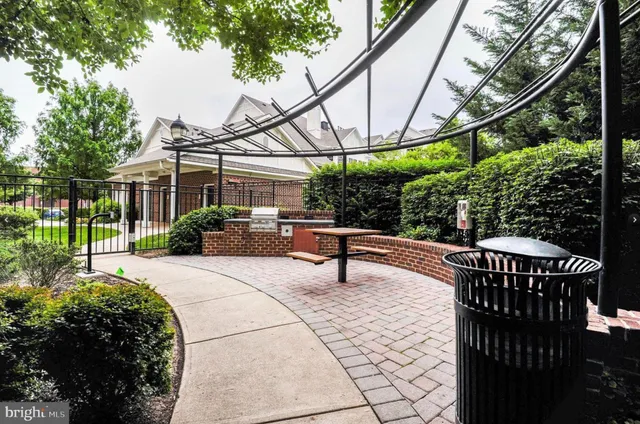 $1,800 | 12957 Centre Park Circle, Unit 112, Herndon, VA 20171