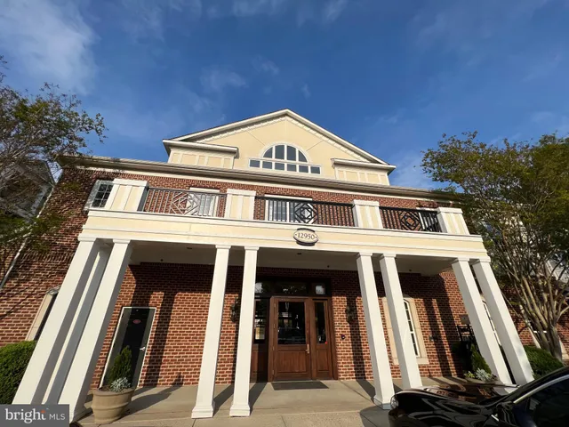 $1,800 | 12957 Centre Park Circle, Unit 112, Herndon, VA 20171