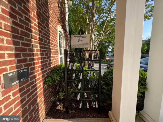 $1,800 | 12957 Centre Park Circle, Unit 112, Herndon, VA 20171