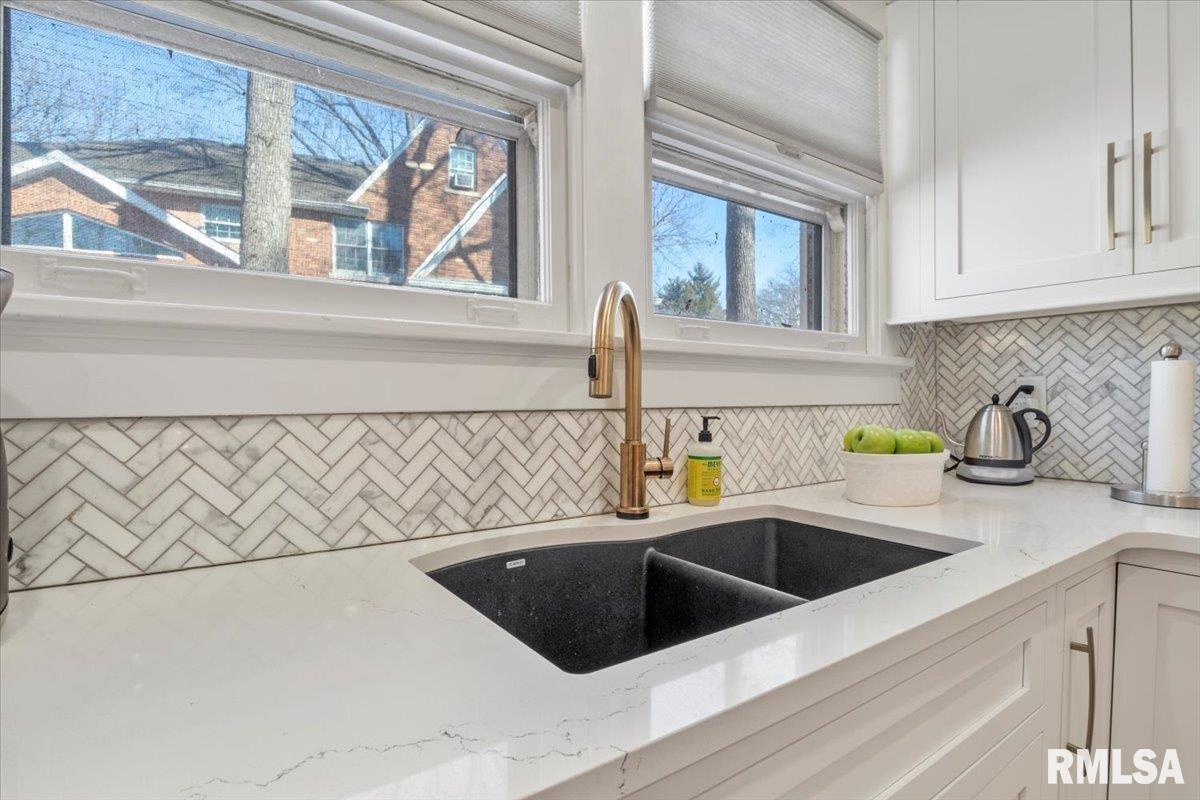2217 South Wiggins Avenue Springfield, IL 62704 - Photo 12 of 39 Gallery Image 12