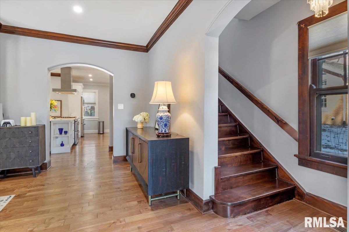 2217 South Wiggins Avenue Springfield, IL 62704 - Photo 3 of 39 Gallery Image 3