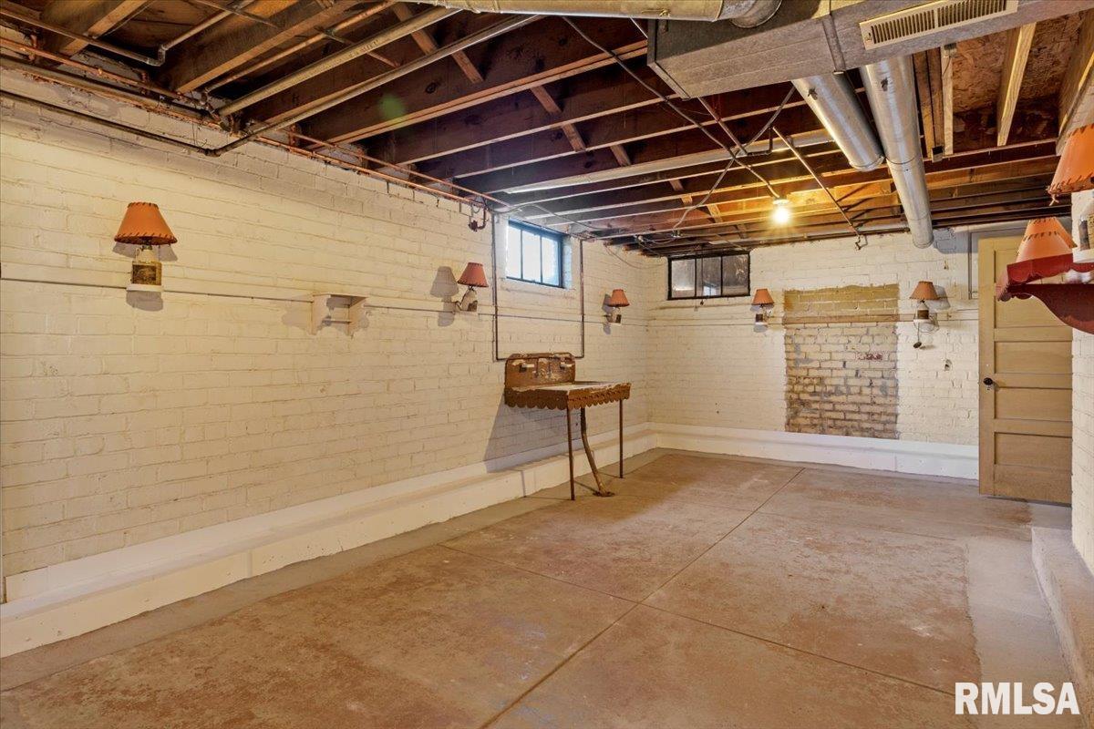 2217 South Wiggins Avenue Springfield, IL 62704 - Photo 36 of 39 Gallery Image 36