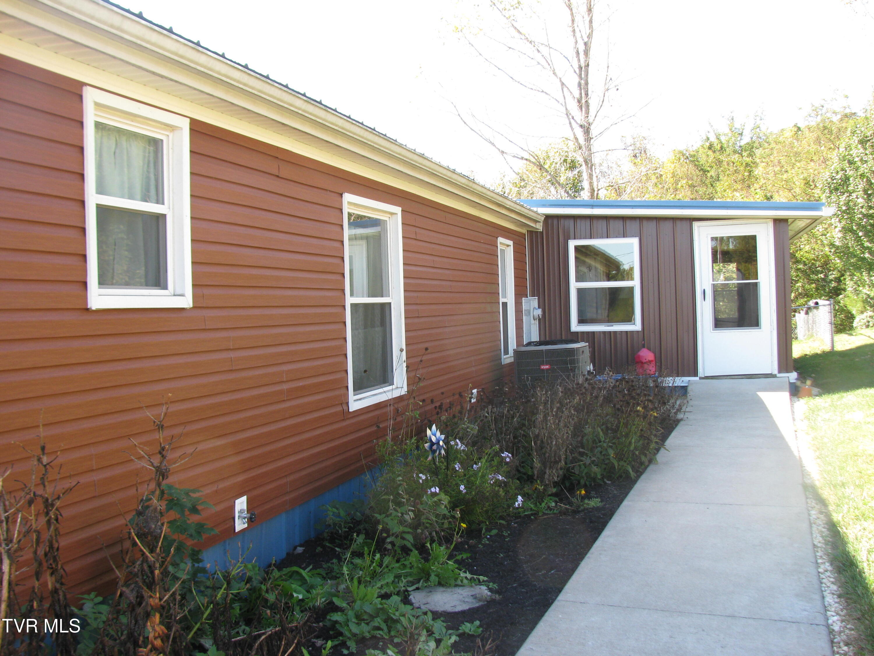 181 Bowers Road Greeneville, TN 37743 - Photo 5 of 20 IMG_4908