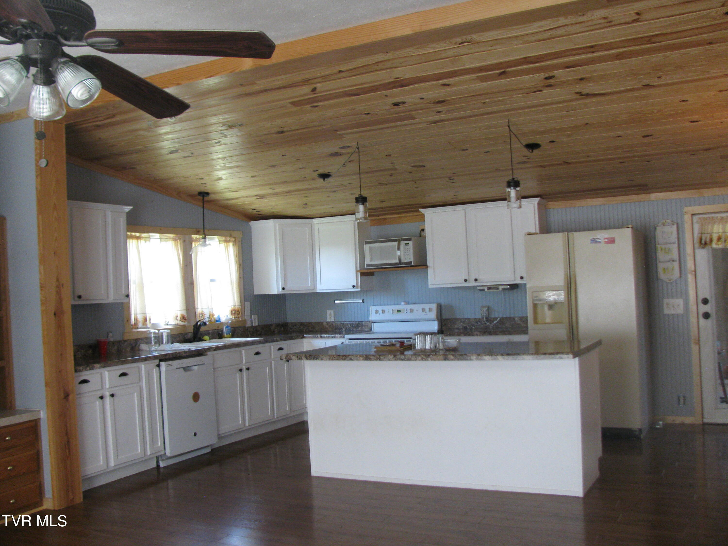 181 Bowers Road Greeneville, TN 37743 - Photo 10 of 20 IMG_4924