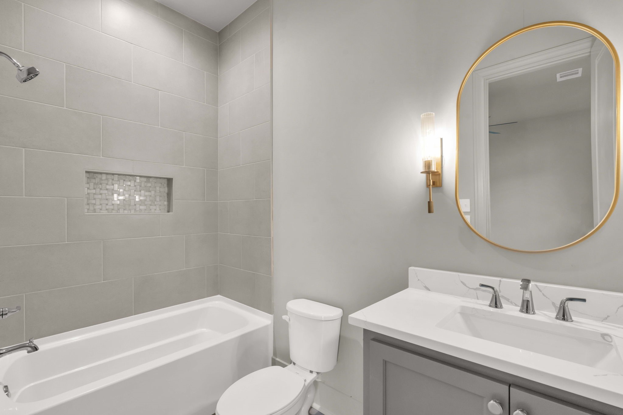 24972 Hopeview Way Montgomery, TX 77356 - Photo 28 of 38 Secondary ensuite bathroom for your guests.