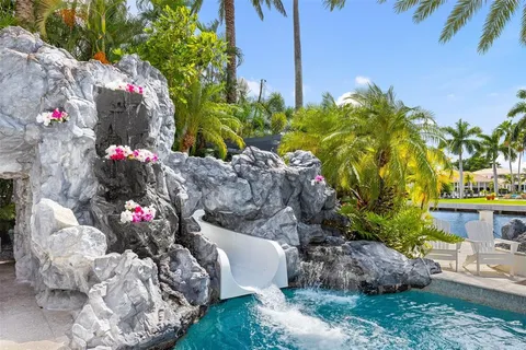 $8,995,000 | 11 Bay Colony Lane, Fort Lauderdale, FL 33308