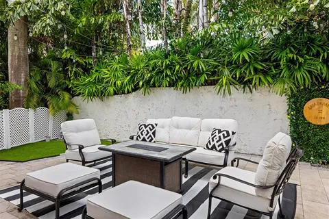 $8,995,000 | 11 Bay Colony Lane, Fort Lauderdale, FL 33308