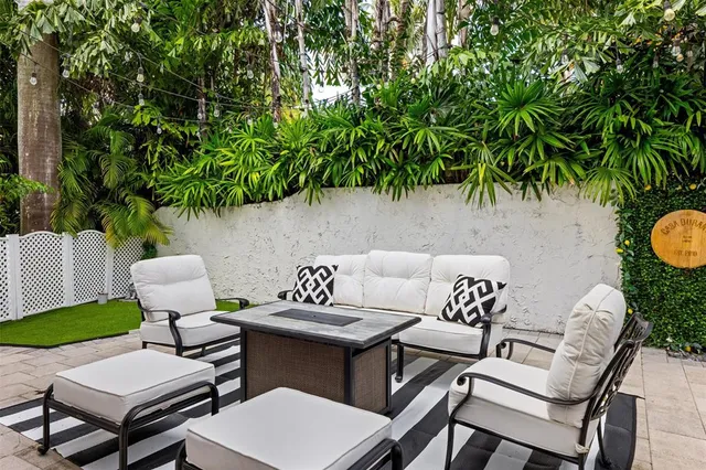 $8,995,000 | 11 Bay Colony Lane, Fort Lauderdale, FL 33308