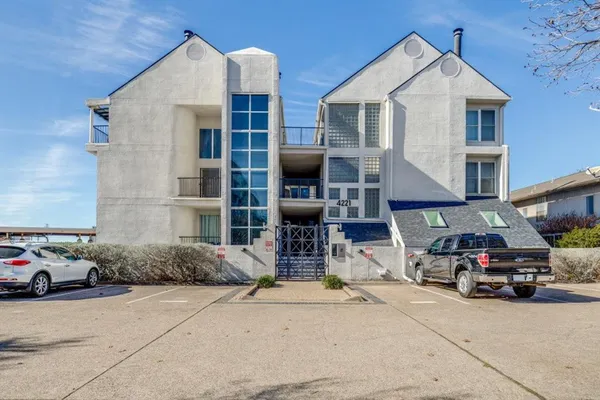 $425,000 | 4221 Cole Avenue, Unit 202, Dallas, TX 75205