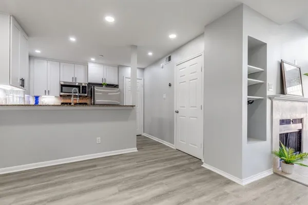 $425,000 | 4221 Cole Avenue, Unit 202, Dallas, TX 75205