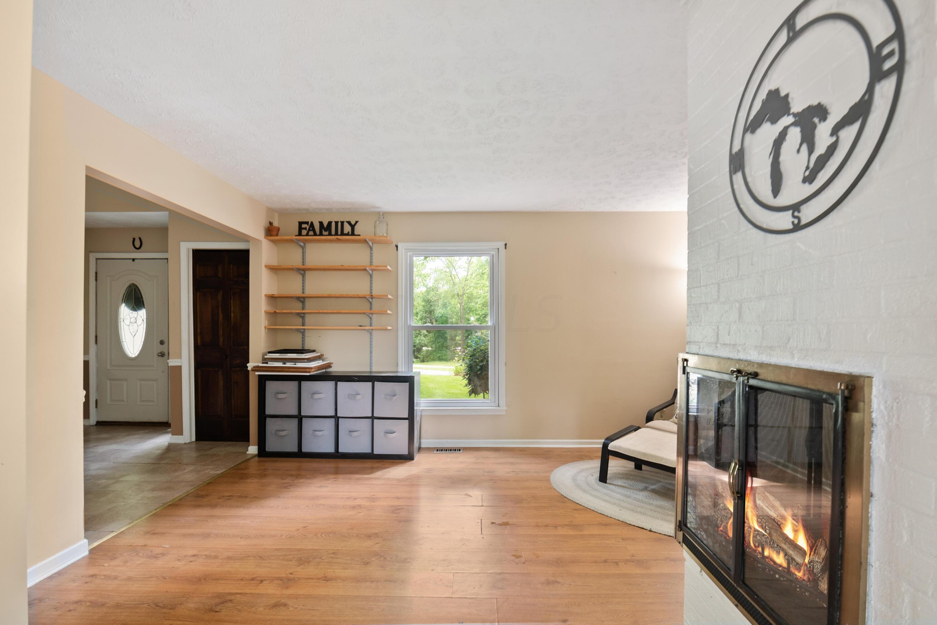 21530 Beechwood Road Circleville, OH 43113 - Photo 6 of 72 Living Room