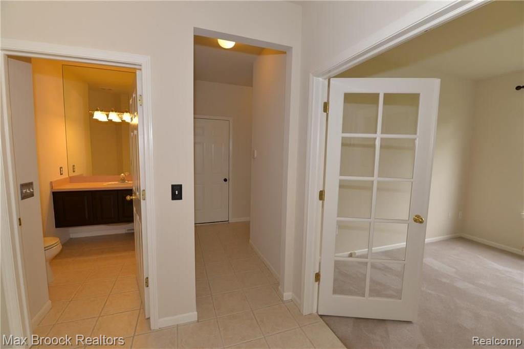 2407 Jackson Drive Rochester Hills, MI 48309 - Photo 21 of 56