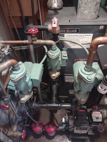 $888,889 | 19 Curve Lane, Levittown, NY 11756