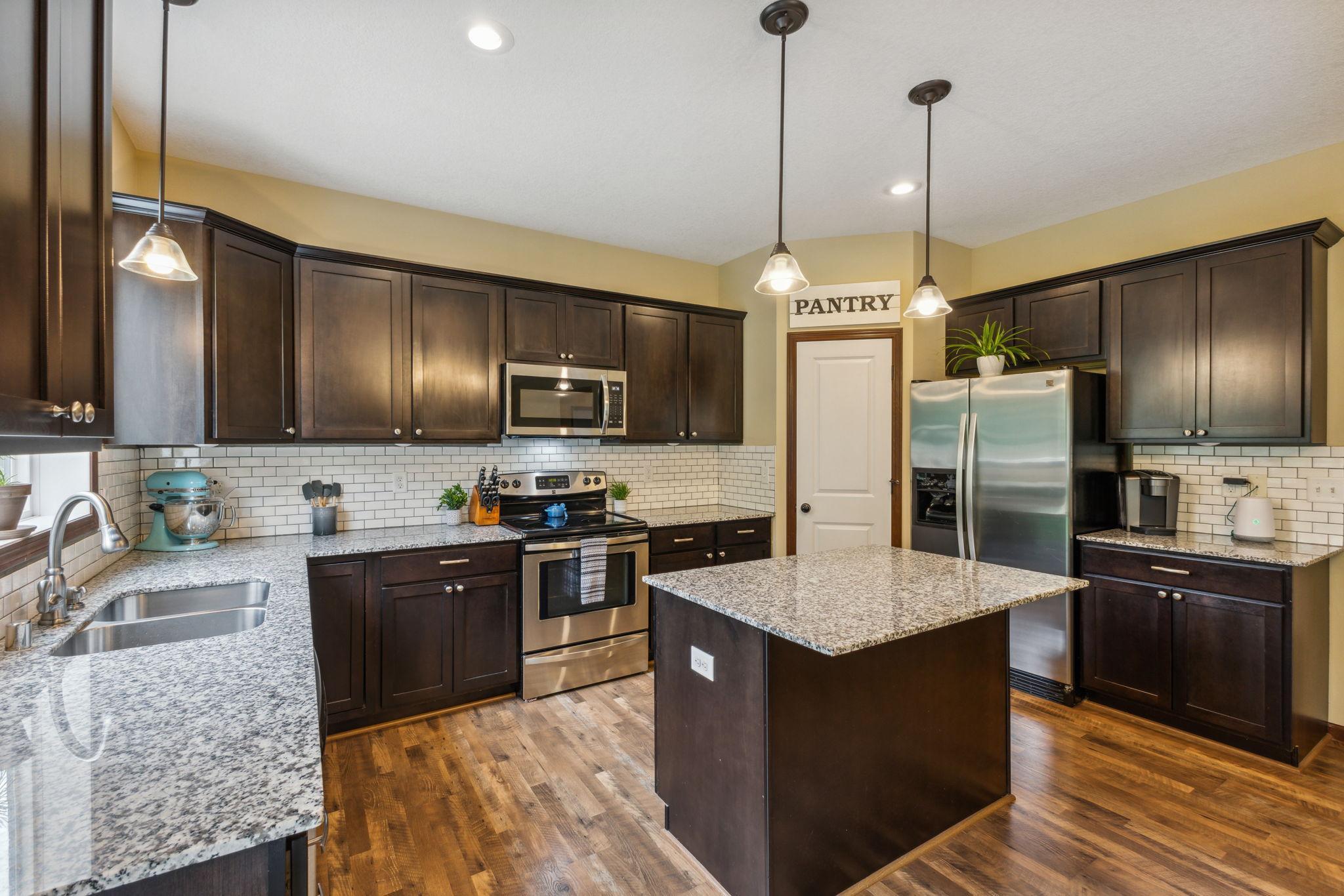 11250 Traverse Road Woodbury, MN 55129 - Photo 10 of 32 Gallery Image 10