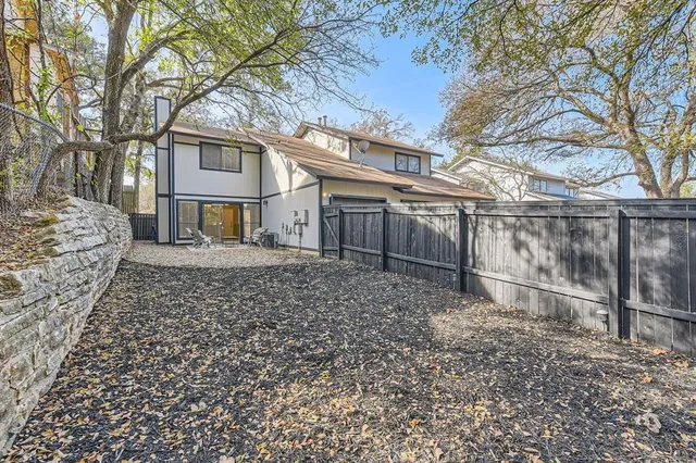 $2,150 | 3214 Tamarron Boulevard, Unit B, Austin, TX 78746