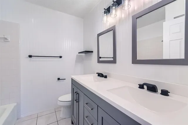 $2,150 | 3214 Tamarron Boulevard, Unit B, Austin, TX 78746