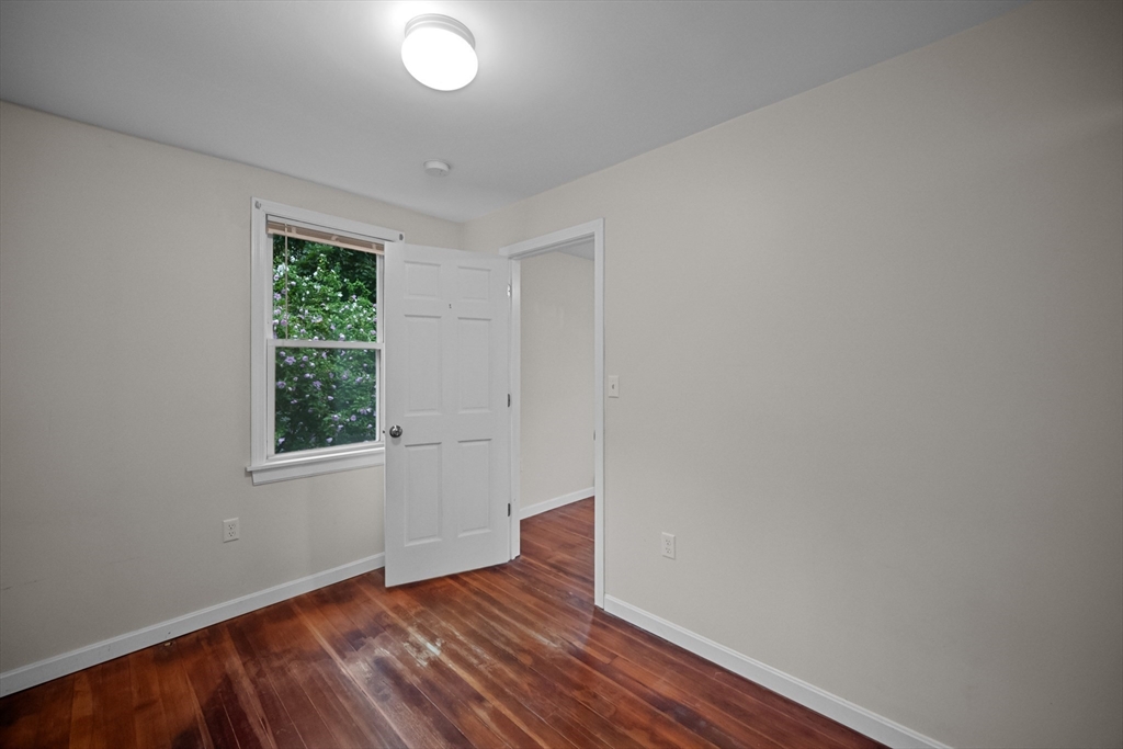 527 Main Road Westport, MA 02790 - Photo 11 of 27 Gallery Image 11
