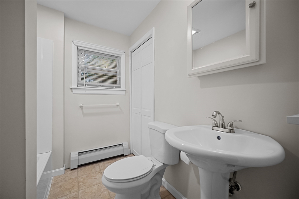 527 Main Road Westport, MA 02790 - Photo 15 of 27 Gallery Image 15