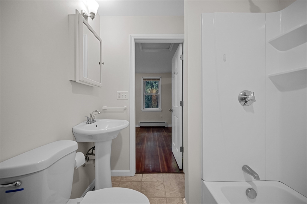 527 Main Road Westport, MA 02790 - Photo 16 of 27 Gallery Image 16