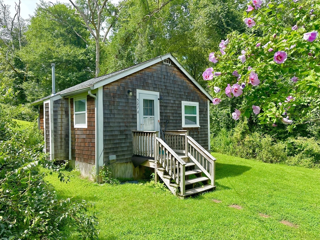 527 Main Road Westport, MA 02790 - Photo 4 of 27 Gallery Image 4