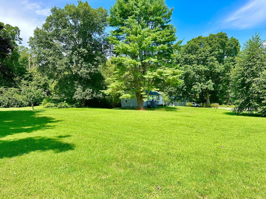 527 Main Road Westport, MA 02790 - Photo 5 of 27 Gallery Image 5