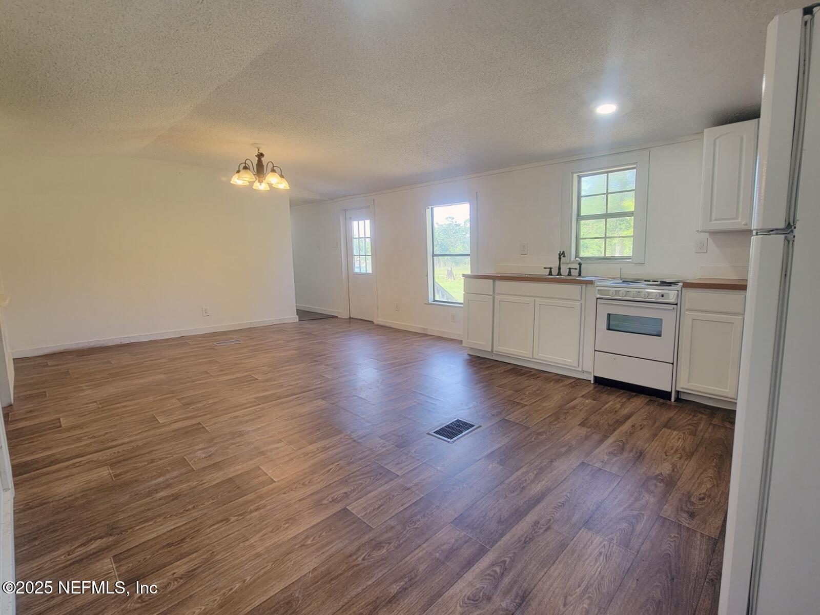 16990 County Road 252 Live Oak, FL 32060 - Photo 7 of 26 2025-04-12-02-05-51-546