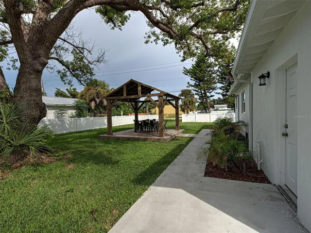 $525,000 | 611 West Wentworth Street, Englewood, FL 34223