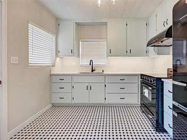 $525,000 | 611 West Wentworth Street, Englewood, FL 34223