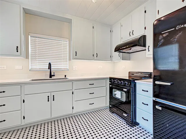 $525,000 | 611 West Wentworth Street, Englewood, FL 34223