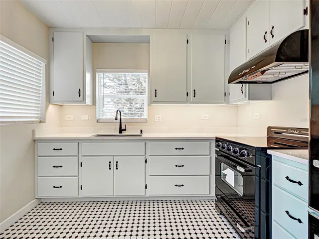 $525,000 | 611 West Wentworth Street, Englewood, FL 34223