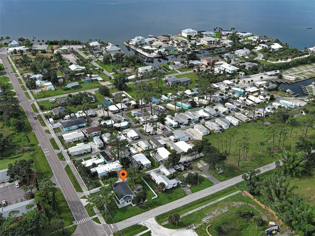 $525,000 | 611 West Wentworth Street, Englewood, FL 34223