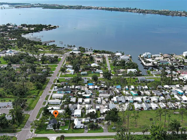 $525,000 | 611 West Wentworth Street, Englewood, FL 34223