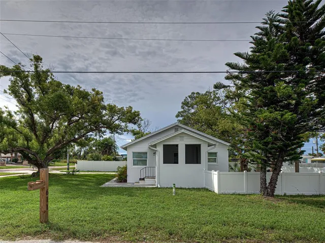 $525,000 | 611 West Wentworth Street, Englewood, FL 34223