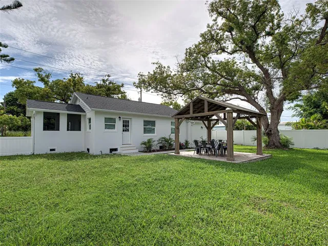 $525,000 | 611 West Wentworth Street, Englewood, FL 34223