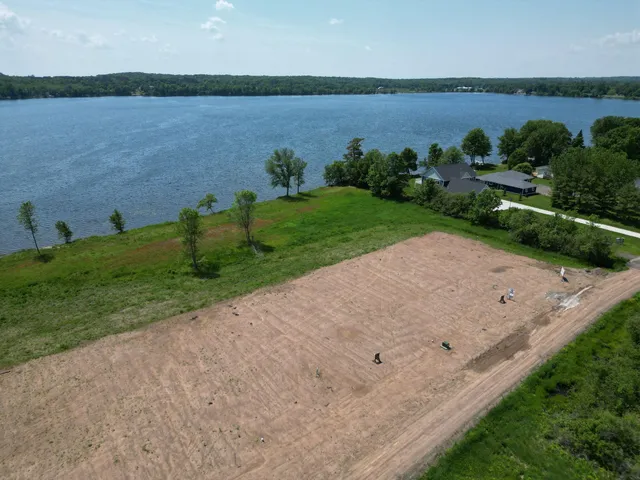 $899,900 | 1625 Lake Avenue, Luck, WI 54853