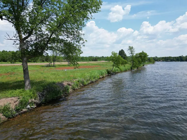 $899,900 | 1625 Lake Avenue, Luck, WI 54853