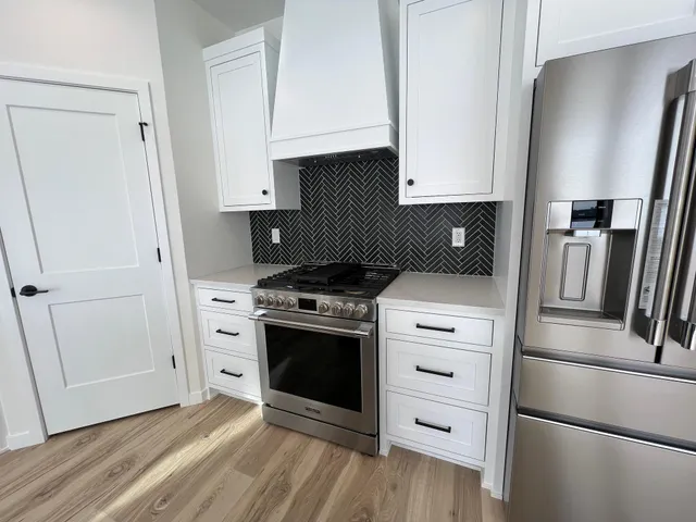 $899,900 | 1625 Lake Avenue, Luck, WI 54853